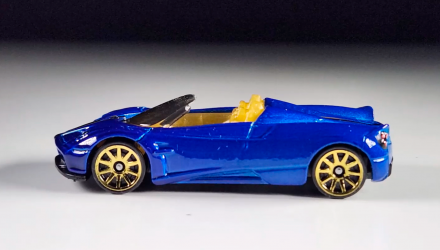 Машинка Базова Hot Wheels '17 Pagani Huayra Roadster Roadsters 1:64 HKK08 Dark Blue - Retromagaz, image 4