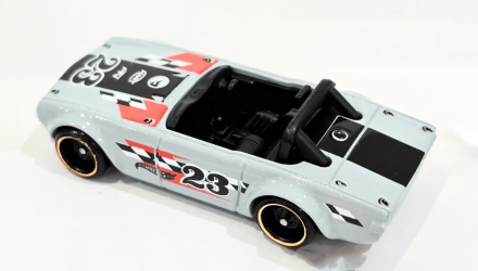 Машинка Базовая Hot Wheels Triumph TR6 Treasure Hunts Track Champs 1:64 JBC34 Grey image_2 Машинка Базовая Hot Wheels Triumph TR6 Treasure Hunts Track Champs 1:64 JBC34 Grey - Retromagaz, image 2
