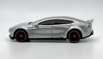 Машинка Базова Hot Wheels Tesla Model S Workshop 1:64 CFH03 Silver - Retromagaz, image 4