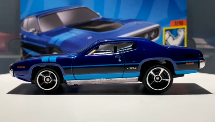 Машинка Базова Hot Wheels '71 Plymouth GTX Muscle Mania 1:64 HKK91 Blue - Retromagaz, image 4