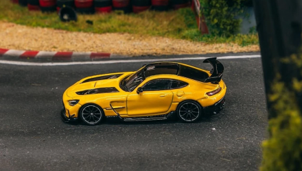 Машинка Premium Tarmac Works Mercedes-Benz AMG GT Black Series GLOBAL64 1:64 T64G-042-SHMEE Yellow - Retromagaz, image 3