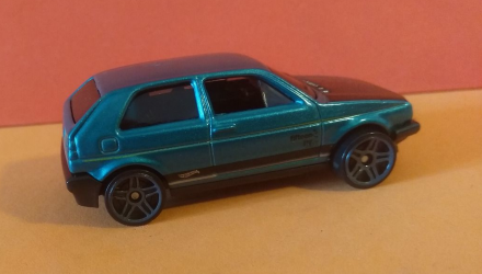 Машинка Базовая Hot Wheels Volkswagen Golf MK2 Volkswagen 1:64 FYD60 Turquoise - Retromagaz, image 3