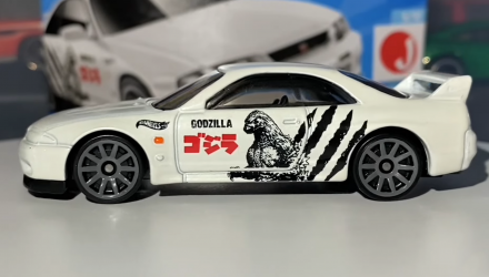 Машинка Базовая Hot Wheels Nissan Skyline GT-R R33 Godzilla J-Imports 1:64 HTC44 White - Retromagaz, image 4