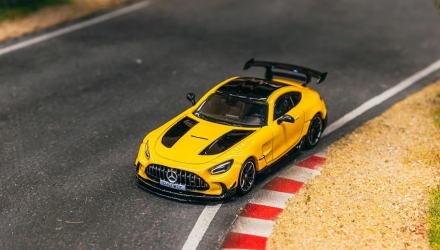 Машинка Premium Tarmac Works Mercedes-Benz AMG GT Black Series GLOBAL64 1:64 T64G-042-SHMEE Yellow - Retromagaz, image 1