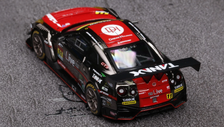 Машинка Premium MINI GT Nissan GT-R NISMO GT3 #11 "GAINER TANAX GT-R" GAINER 1:64 MGT00861-BL Grey - Retromagaz, image 4