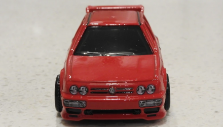 Машинка Premium Hot Wheels Volkswagen Jetta MK3 Modern Classics 1:64 GJP98 Red - Retromagaz, image 5