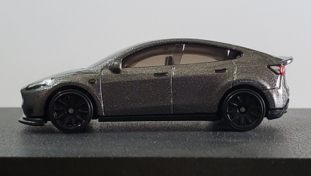 Машинка Базова Hot Wheels Tesla Model Y Green Speed 1:64 HKK20 Metallic Silver - Retromagaz, image 4