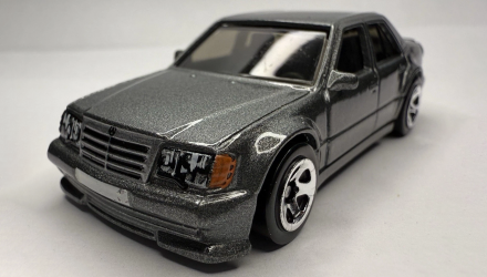 Машинка Базовая Hot Wheels Mercedes-Benz 500 E '70s vs. '90s 1:64 JBB60 Silver - Retromagaz, image 1