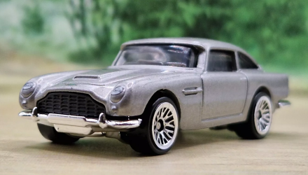 Машинка Базова Hot Wheels Aston Martin 1963 DB5 James Bond 007 Goldfinger Screen Time 1:64 HTB36 Grey - Retromagaz, image 5