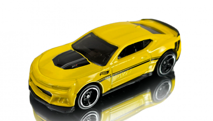 Машинка Базова Hot Wheels 2017 Camaro ZL1 Muscle Mania 1:64 HKJ52 Yellow - Retromagaz, image 2