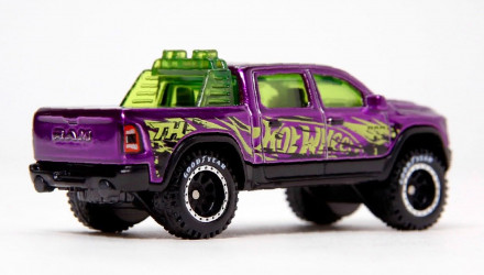 Машинка Базова Hot Wheels ’23 Ram 1500 Super Treasure Hunt STH HW Euro 1:64 JJM27 Purple - Retromagaz, image 2