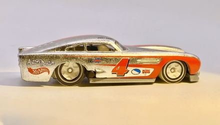 Машинка Базовая Hot Wheels Aston Martin DB4GT High-Speed Edition Zamac Muscle Mania 1:64 HRY86 Silver - Retromagaz, image 3