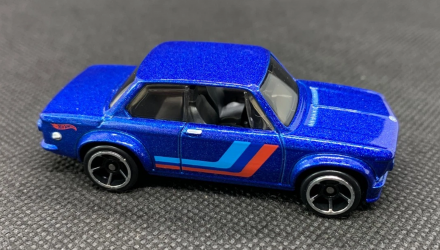 Машинка Базова Hot Wheels BMW 2002 '70s vs. '90s 1:64 JBB61 Blue - Retromagaz, image 1