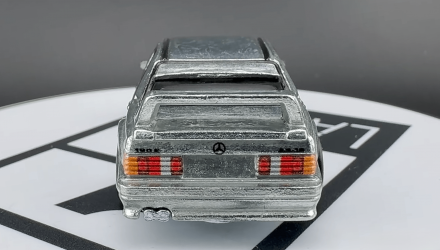 Машинка Premium Hot Wheels 1990 Mercedes-Benz 190 E 2.5-16 Evolution II Modern Classics 1:64 HRV98 Silver - Retromagaz, image 6