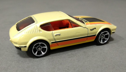 Машинка Базова Hot Wheels Volkswagen SP2 Volkswagen 1:64 FYD62 Yellow - Retromagaz, image 5