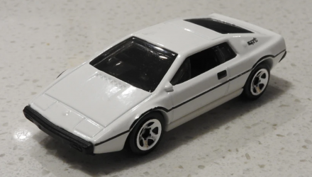 Машинка Базова Hot Wheels Lotus Esprit S1 James Bond 007 The Spy Who Loved Me Workshop 1:64 CFG74 White - Retromagaz, image 2