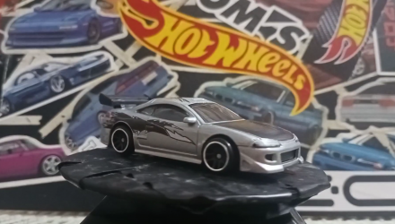 Тематическая Машинка Hot Wheels Mitsubishi 1995 Mitsubishi Eclipse Fast & Furious 1:64 JKX22 Silver - Retromagaz, image 4