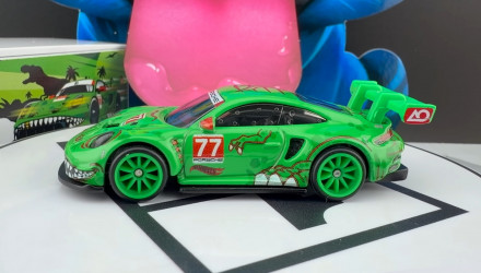 Машинка Premium 2шт Hot Wheels Porsche 911 GT3 R (992) та Fleet Flyer Team Transport 1:64 JHX98 Green - Retromagaz, image 3