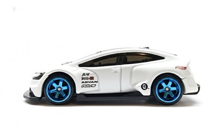 Машинка Базовая Hot Wheels Toyota Prius Custom HW J-Imports 1:64 JJH37 White - Retromagaz, image 3