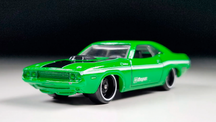 Машинка Базова Hot Wheels '70 Dodge Hemi Challenger Muscle Mania 1:64 HKJ55 Green - Retromagaz, image 2