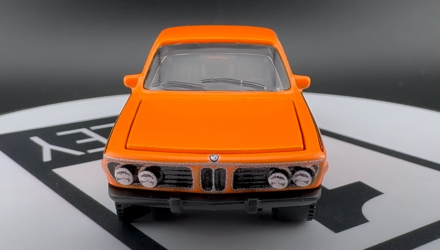 Тематична Машинка Matchbox 1973 BMW CSL 3.0 Moving Parts 1:64 FWD28/HVM70 Orange - Retromagaz, image 5