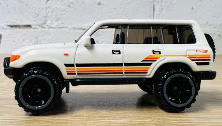 Машинка Базова Hot Wheels Toyota Land Cruiser 80 Then and Now 1:64 HKJ41 Tan - Retromagaz, image 4