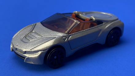 Машинка Базова Hot Wheels BMW i8 Roadster Roadsters 1:64 HKH44 Silver - Retromagaz, image 2