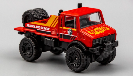 Машинка Базовая Hot Wheels 75 Mercedes-Benz Unimog 1300 Rescue GTB08 Red Новый - Retromagaz, image 2