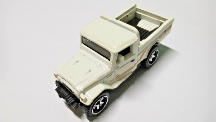 Машинка Базовая Hot Wheels Toyota Land Cruiser Treasure Hunts Then and Now 1:64 HKL07 White - Retromagaz, image 1