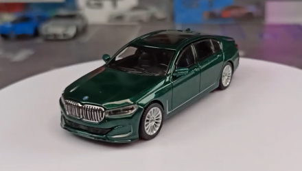 Машинка Premium MINI GT BMW Alpina B7 xDrive 1:64 Green - Retromagaz, image 2