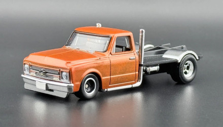 Машинка Premium Hot Wheels 1967 Chevy Custom C-10 Fast & Furious 1:64 JHW61 Orange - Retromagaz, image 1