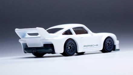 Машинка Базовая Hot Wheels Porsche 934.5 Factory Fresh 1:64 DTW87 White - Retromagaz, image 2