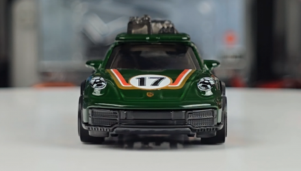 Машинка Базова Hot Wheels Porsche 911 Rallye Safari 1:64 HYW87 Green - Retromagaz, image 4