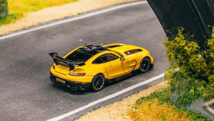 Машинка Premium Tarmac Works Mercedes-Benz AMG GT Black Series GLOBAL64 1:64 T64G-042-SHMEE Yellow - Retromagaz, image 2