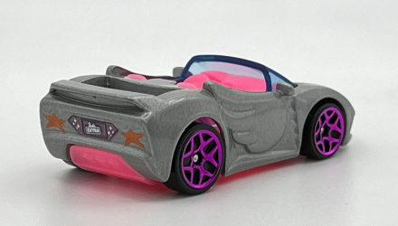 Машинка Базова Hot Wheels Barbie Extra Tooned 1:64 HCT35 Metallic Silver - Retromagaz, image 3