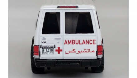 Тематическая Машинка Matchbox 2024 Toyota Land Cruiser 70 Series Moving Parts 1:64 JHV35 White - Retromagaz, image 5