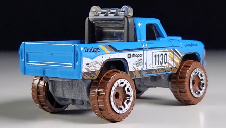 Машинка Базова Hot Wheels '70 Dodge Power Wagon Mud Studs 1:64 HKH76 Light Blue - Retromagaz, image 3