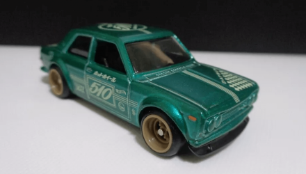 Машинка Базова Hot Wheels '71 Datsun 510 Super Treasure Hunt STH J-Imports 1:64 GTD04 Green - Retromagaz, image 1