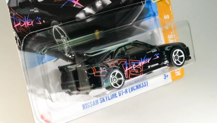 Машинка Базова Hot Wheels Nissan Skyline GT-R (BCNR33) '70s vs. '90s 1:64 HYY80 Black - Retromagaz, image 2