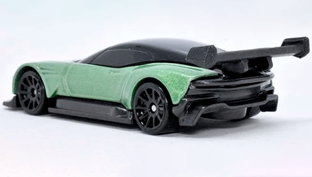 Машинка Базовая Hot Wheels Aston Martin Vulcan Exotics 1:64 FYB45 Green - Retromagaz, image 3