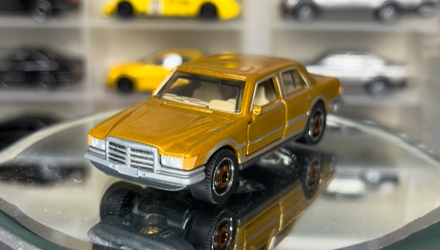 Машинка Premium Matchbox 1980 Mercedes-Benz 450 SEL Collectors 1:64 HVW07 Brown - Retromagaz, image 1