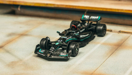 Машинка Premium Tarmac Works Mercedes-AMG F1 W14 E Performance Spanish Grand Prix 1:64 T64G-F064-MS1 Black - Retromagaz, image 4
