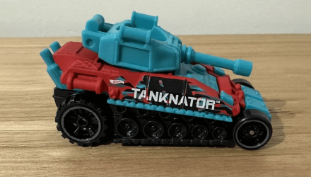 Машинка Базовая Hot Wheels Tanknator Netflix Ride-Ons 1:64 HTD42 Red - Retromagaz, image 3