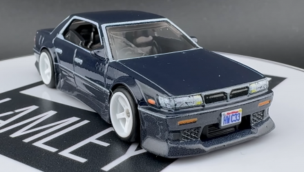 Машинка Premium Hot Wheels Nissan Nissan Laurel C33 Boulevard 1:64 JBL10 Black - Retromagaz, image 4